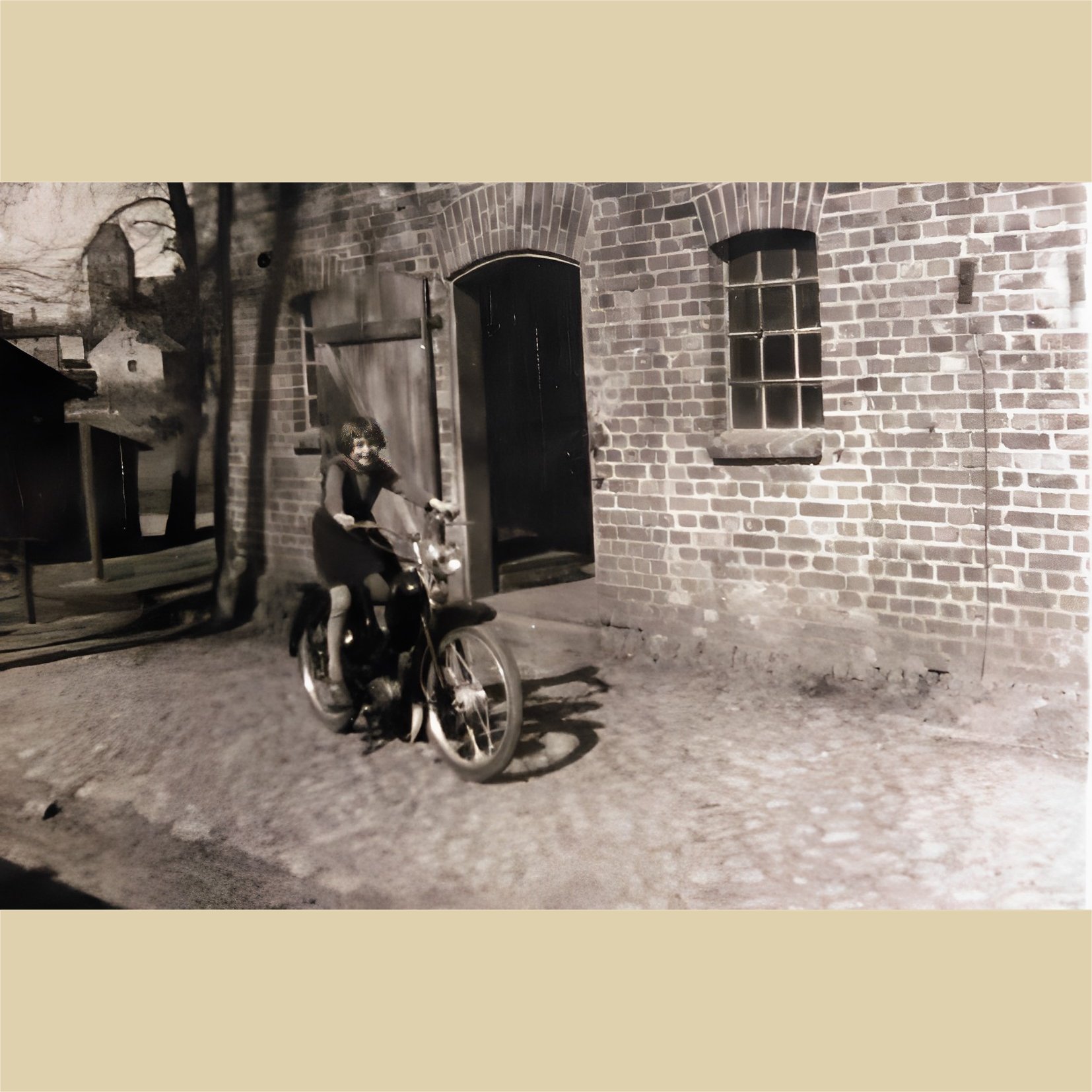 Home girl on moped at Stara Olejarnia sq